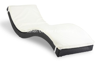 China rattan furniture sun lounger -16069 supplier