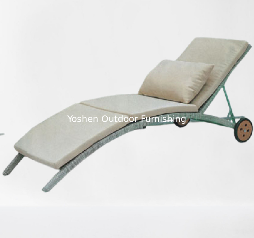 Foshan PE rattan durable pool chair sun lounger synthetic resort beach chairs hotel outdoor chaise lounge---6028